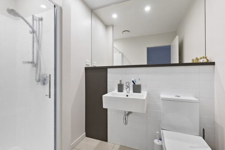 Photo of property in Nouvo Apartments, 5/21 Rugby Street, Mount Cook, Wellington, 6021