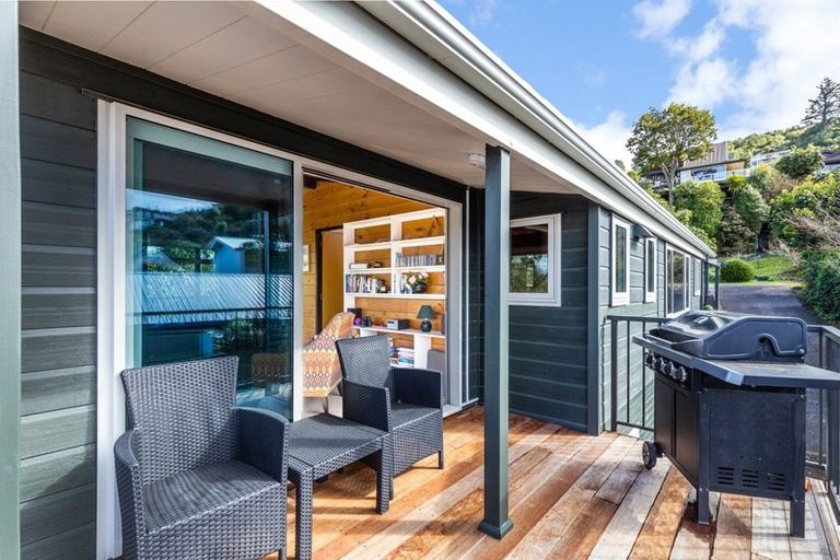 Photo of property in 28 Ewing Grove, Acacia Bay, Taupo, 3330