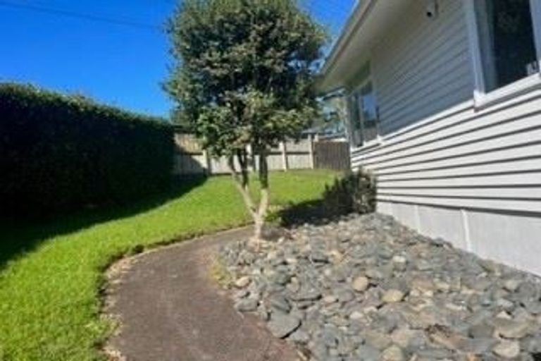 Photo of property in 27 Sunhill Road, Sunnyvale, Auckland, 0612