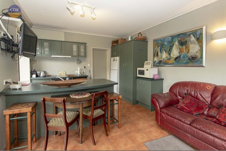 Photo of property in 43 Coote Road, Bluff Hill, Napier, 4110