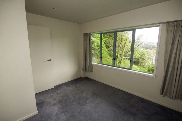 Photo of property in 4/93a Kelburn Parade, Kelburn, Wellington, 6012