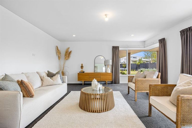 Photo of property in 1 Hibiscus Grove, Rangiora, 7400
