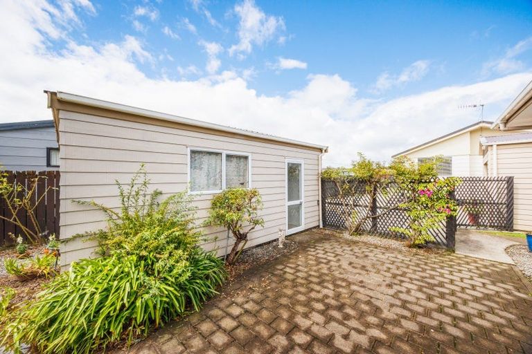 Photo of property in 24b Cargill Grove, Kelvin Grove, Palmerston North, 4414