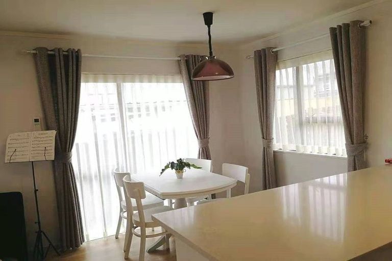 Photo of property in 1/27 Cromdale Avenue, Highland Park, Auckland, 2010