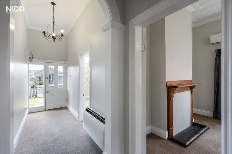 Photo of property in 122 Hargest Crescent, Saint Clair, Dunedin, 9012