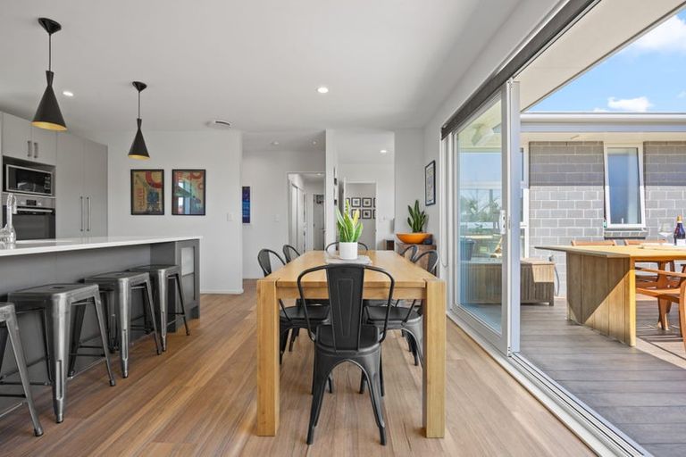 Photo of property in 27 Pegasus Main Street, Pegasus, 7612