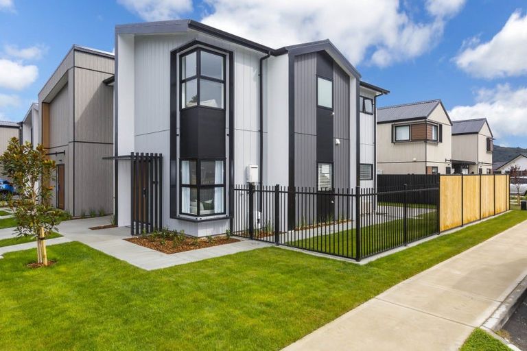 Photo of property in 2 Fitch Lane, Wallaceville, Upper Hutt, 5018