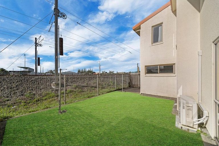 Photo of property in 11 Lockington Avenue, Henderson, Auckland, 0612