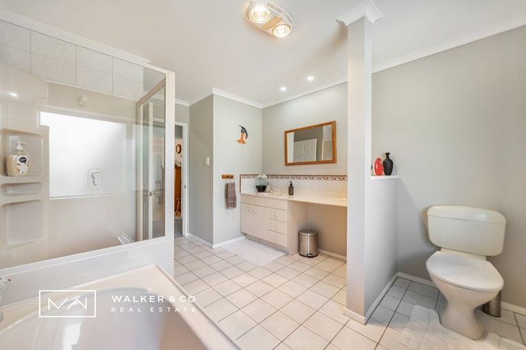 Photo of property in 15 Malcolm Gillies Grove, Totara Park, Upper Hutt, 5018