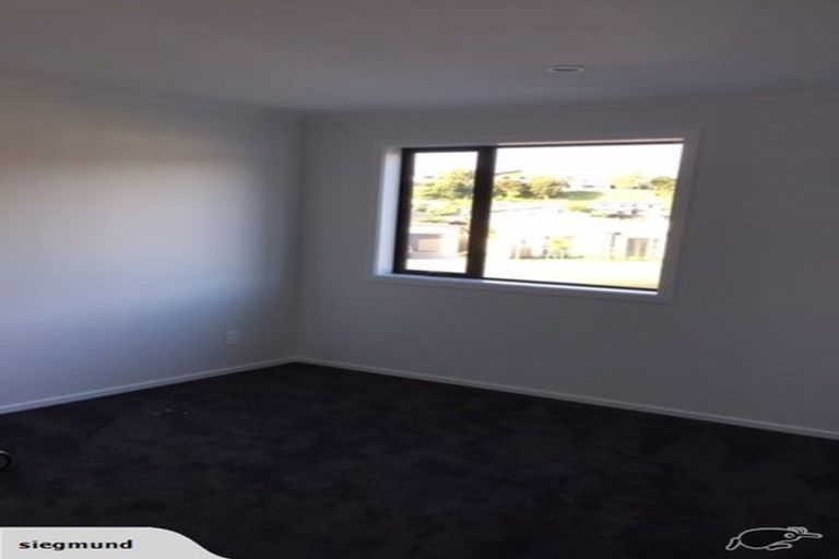 Photo of property in 5a Breakwater Way, Whitby, Porirua, 5024