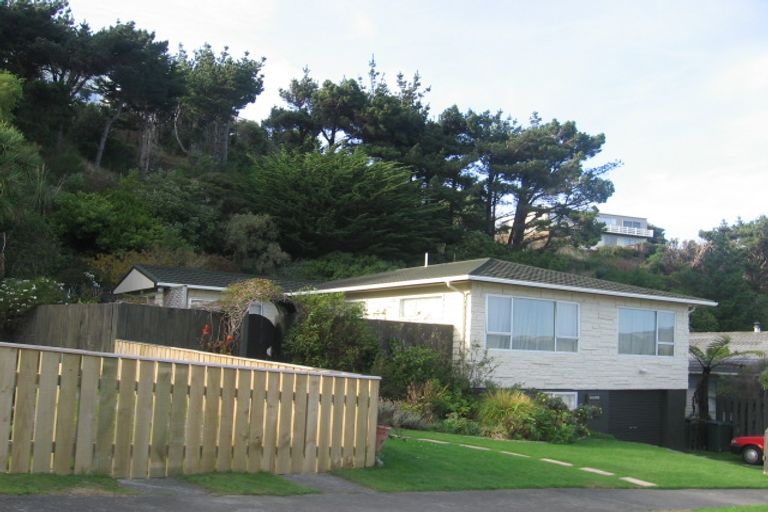 Photo of property in 14 Findhorn Place, Papakowhai, Porirua, 5024