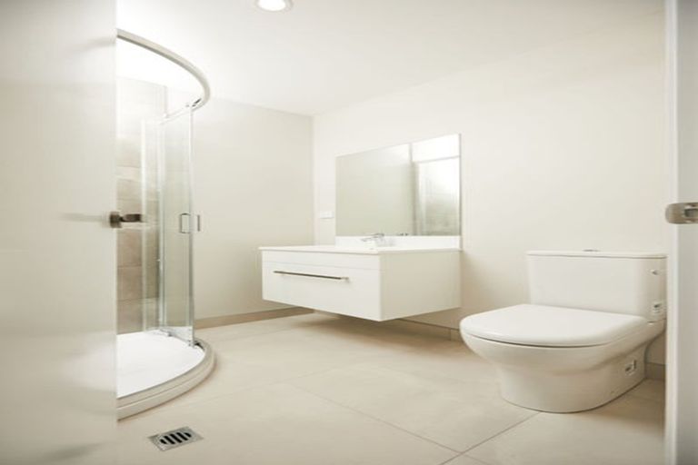 Photo of property in 82 Mckenzie Road, Mangere Bridge, Auckland, 2022