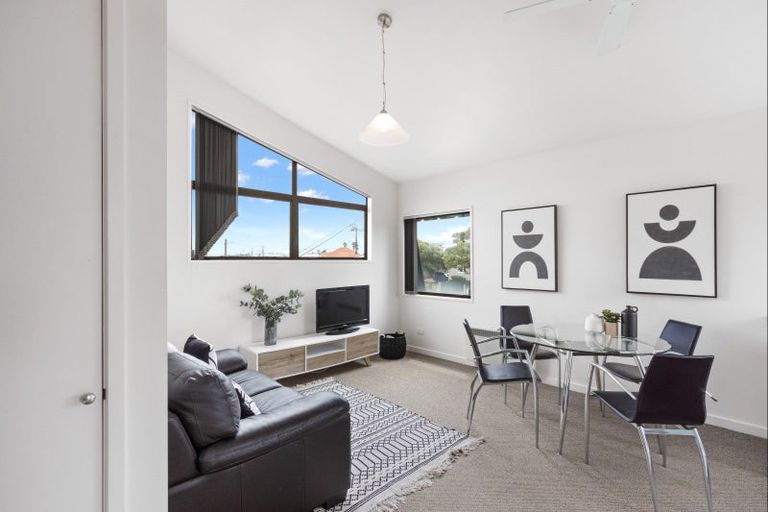 Photo of property in 138c Charles Street, Westshore, Napier, 4110