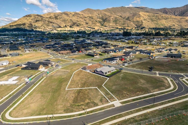 Photo of property in 13 Simpson Crescent, Wanaka, 9305