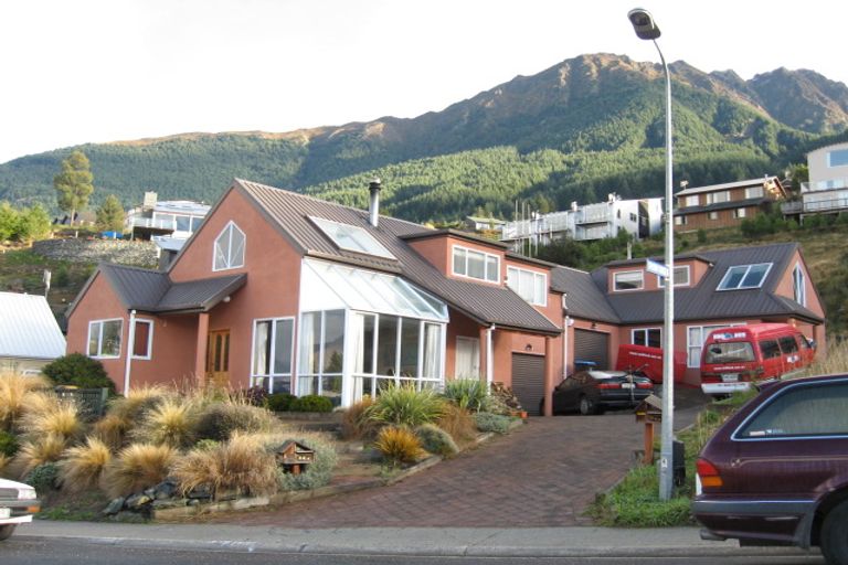 Photo of property in 34a Sainsbury Road, Fernhill, Queenstown, 9300