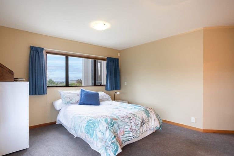 Photo of property in 33 Ruapehu Drive, Fitzherbert, Palmerston North, 4410