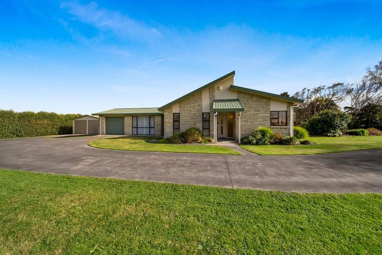 Photo of property in 2227 Skeet Road, Auroa, Hawera, 4678