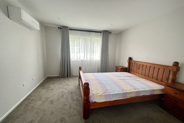 Photo of property in 21 Reserva Crescent, Kumeu, 0810