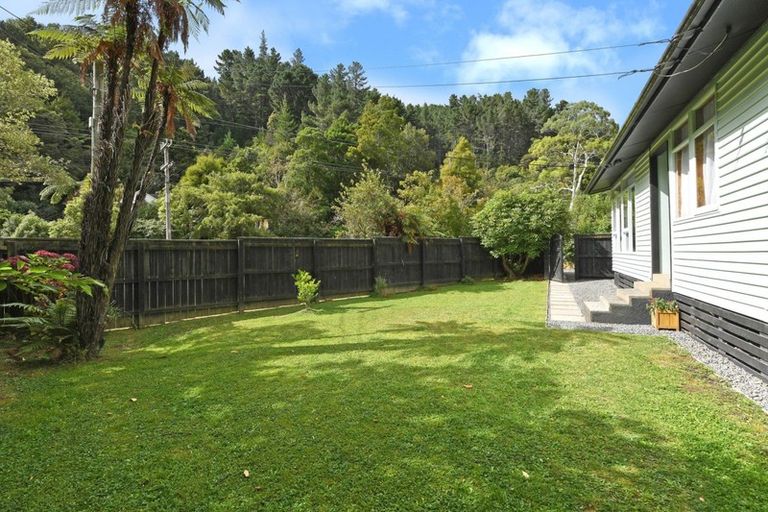 Photo of property in 104 Pinehaven Road, Pinehaven, Upper Hutt, 5019