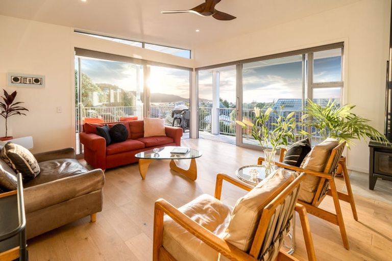 Photo of property in 6 Pine Ridge Terrace, Waikanae Beach, Waikanae, 5036