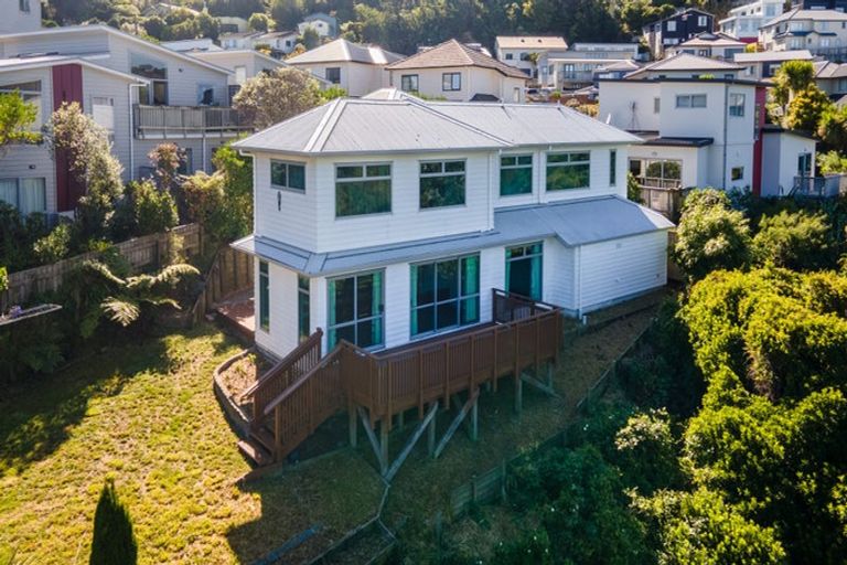 Photo of property in 18 Cresswell Place, Johnsonville, Wellington, 6037