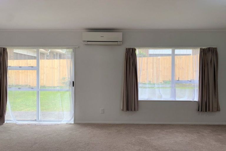Photo of property in 2/5 Newington Road, Henderson, Auckland, 0612