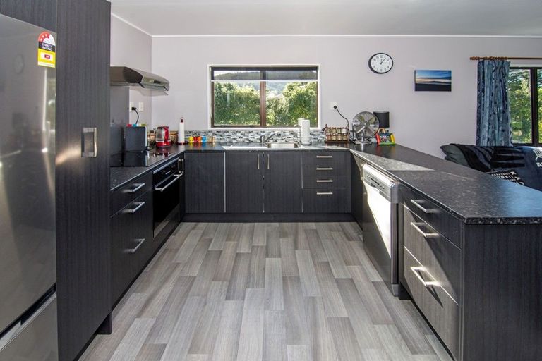 Photo of property in 16 Mclaughlin Drive, Tinui, Masterton, 5889