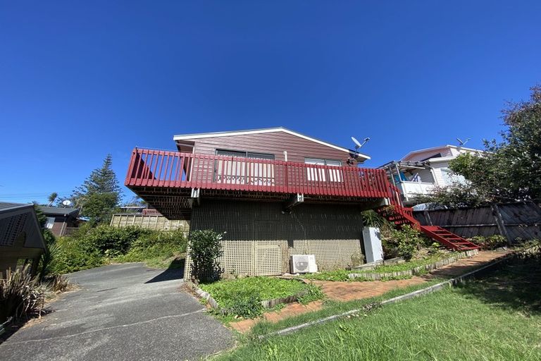 Photo of property in 1/76 Target Road, Totara Vale, Auckland, 0629