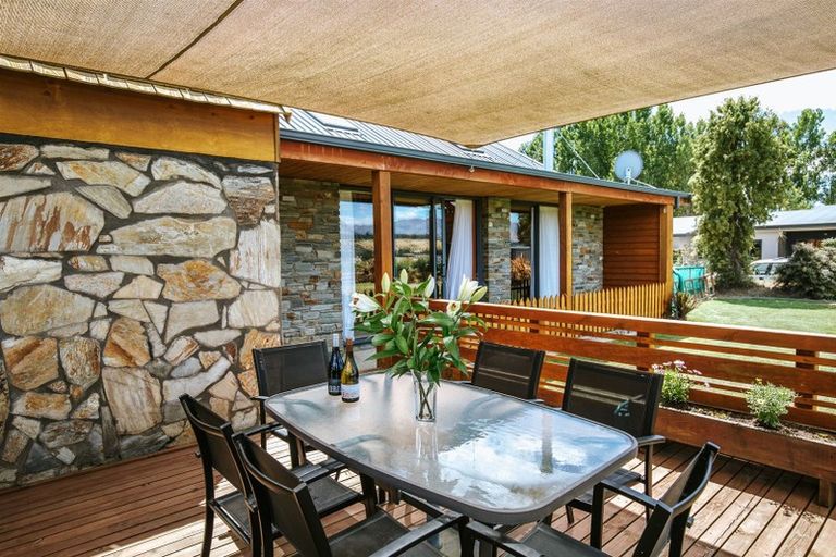 Photo of property in 17 Balneaves Lane, Albert Town, Wanaka, 9382