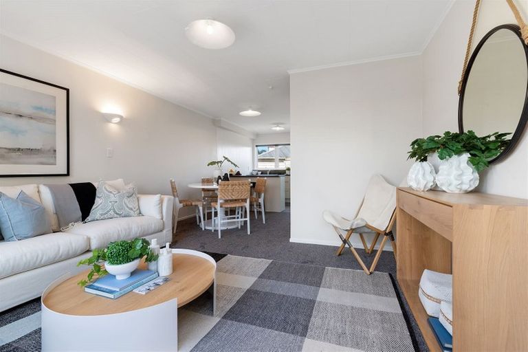 Photo of property in 2/67 Vauxhall Road, Devonport, Auckland, 0624