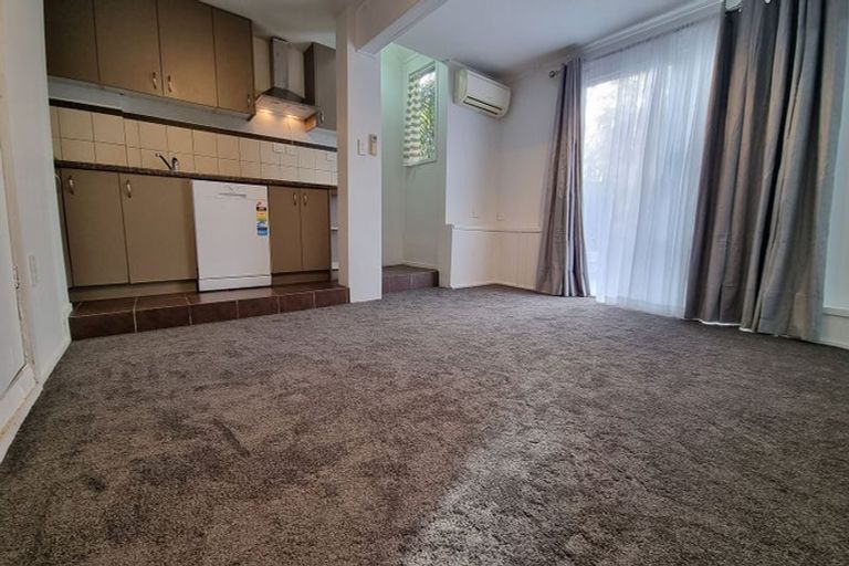 Photo of property in 2/40 Bayview Road, Bayview, Auckland, 0629