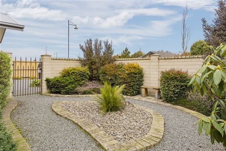 Photo of property in 28 Burbank Drive, Aidanfield, Christchurch, 8025