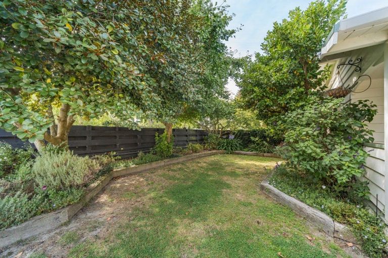 Photo of property in 16 Ngaio Street, West End, Palmerston North, 4412