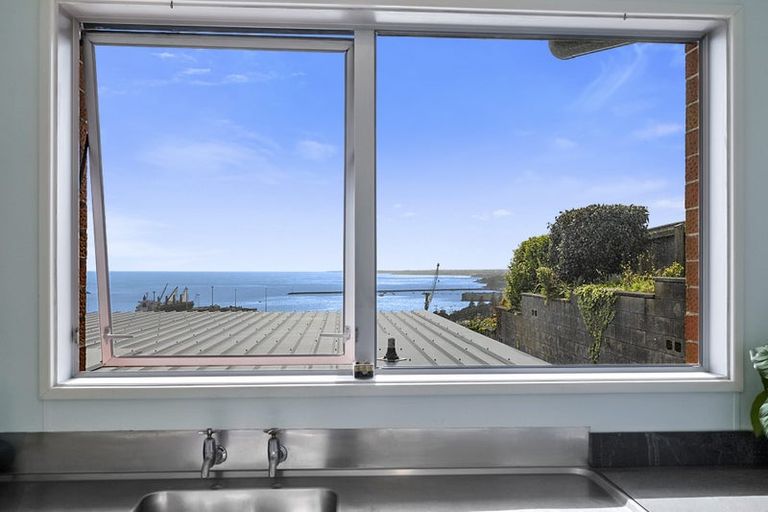 Photo of property in 2/31 Findlay Street, Moturoa, New Plymouth, 4310