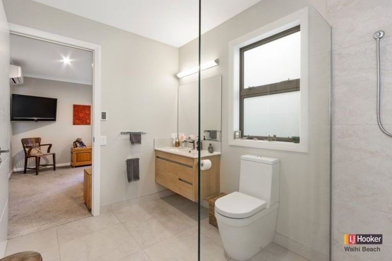 Photo of property in 31 Browns Drive, Waihi Beach, 3611