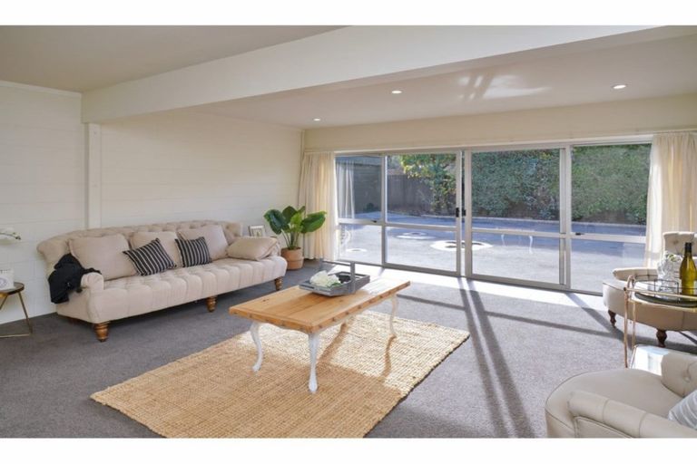 Photo of property in 6 Banff Place, Avonhead, Christchurch, 8042