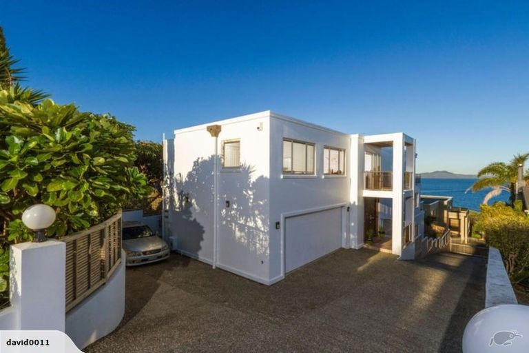 Photo of property in 2/25 Churchill Road, Murrays Bay, Auckland, 0630