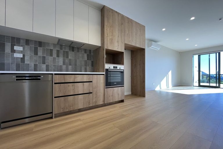 Photo of property in 34 Puihi Crescent, Massey, Auckland, 0614