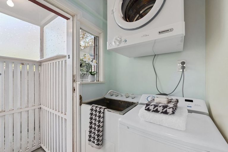 Photo of property in 2/14 Ewen Alison Avenue, Devonport, Auckland, 0624