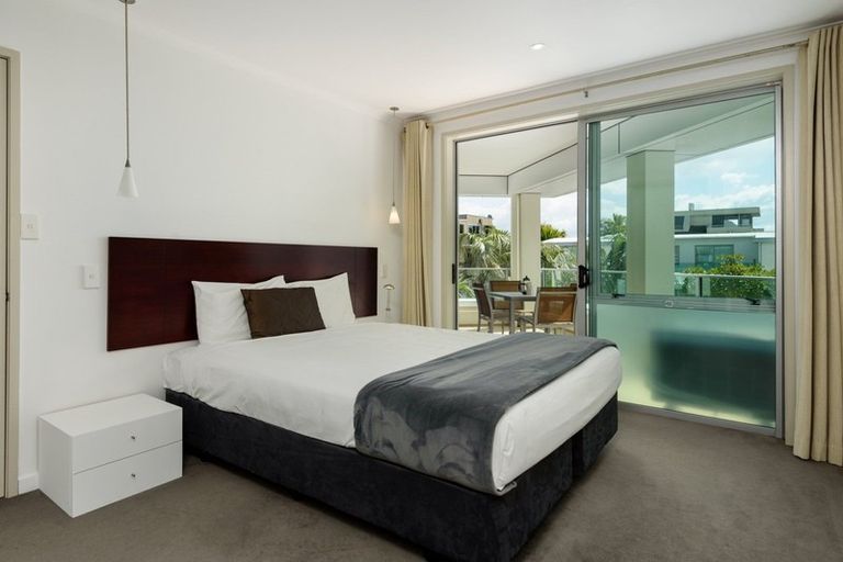 Photo of property in 207/136 Marine Parade, Mount Maunganui, 3116