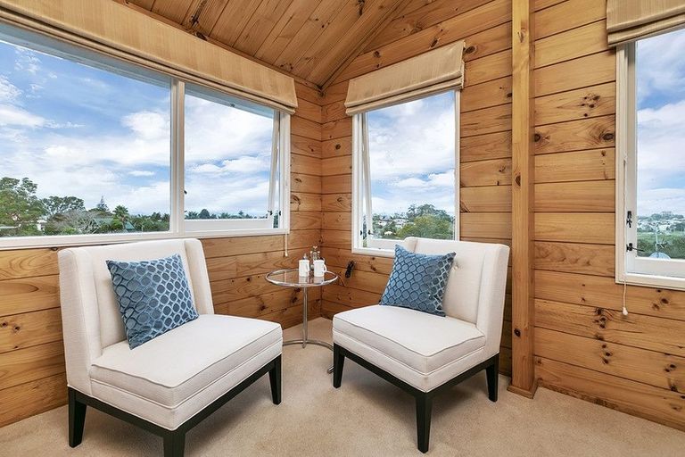 Photo of property in 1/217 Eskdale Road, Birkenhead, Auckland, 0626