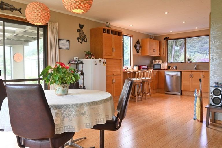 Photo of property in 11 Corbett Street, Hector, 7822