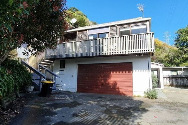 Photo of property in 6 Creswick Terrace, Northland, Wellington, 6012