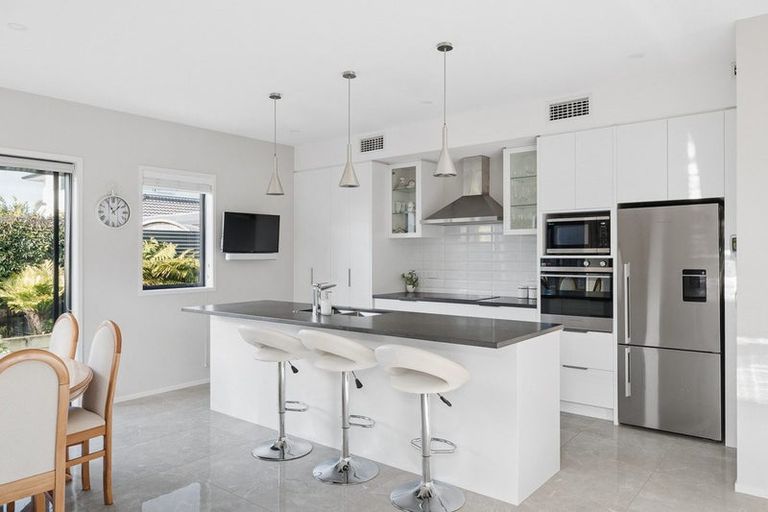 Photo of property in 37 Coast Boulevard, Papamoa Beach, Papamoa, 3118