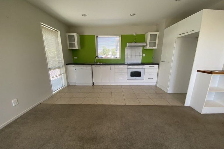 Photo of property in 2/346 Hereford Street, Linwood, Christchurch, 8011