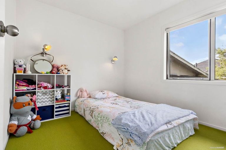 Photo of property in 2/42 Rata Street, New Lynn, Auckland, 0600