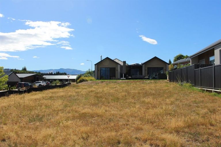 Photo of property in 1 Scurr Terrace, Wanaka, 9305