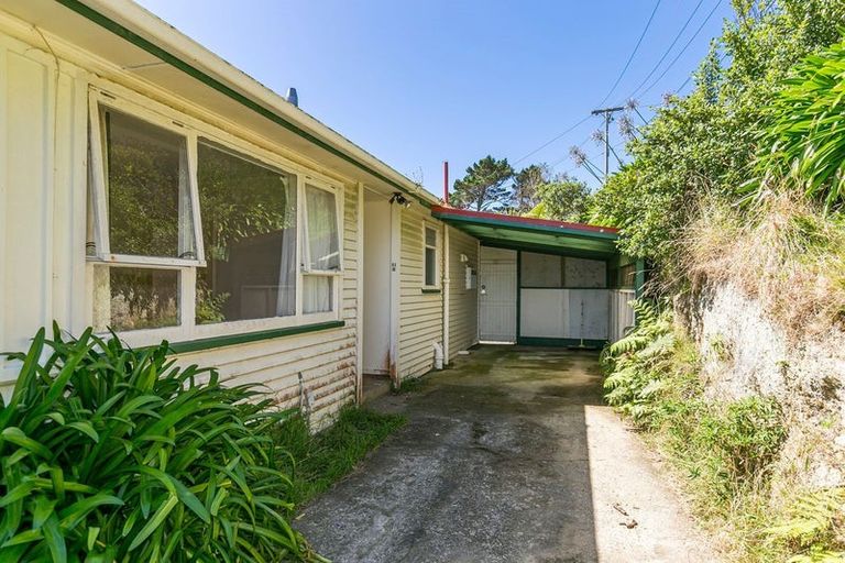 Photo of property in 81b Black Rock Road, Newlands, Wellington, 6037