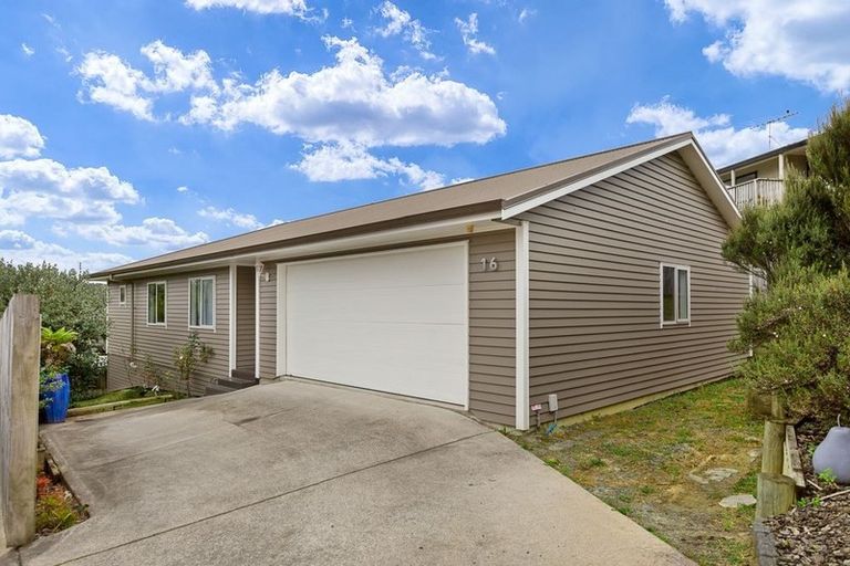 Photo of property in 16 Fern Court, Orewa, 0931