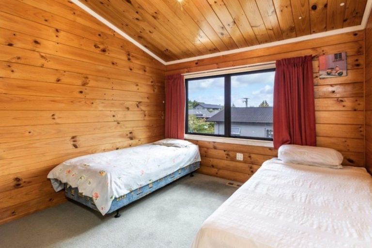 Photo of property in 34 Tremaine Avenue, Two Mile Bay, Taupo, 3330